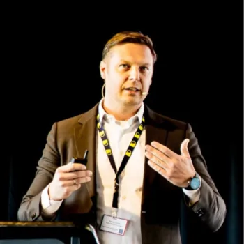 Dennis Essers